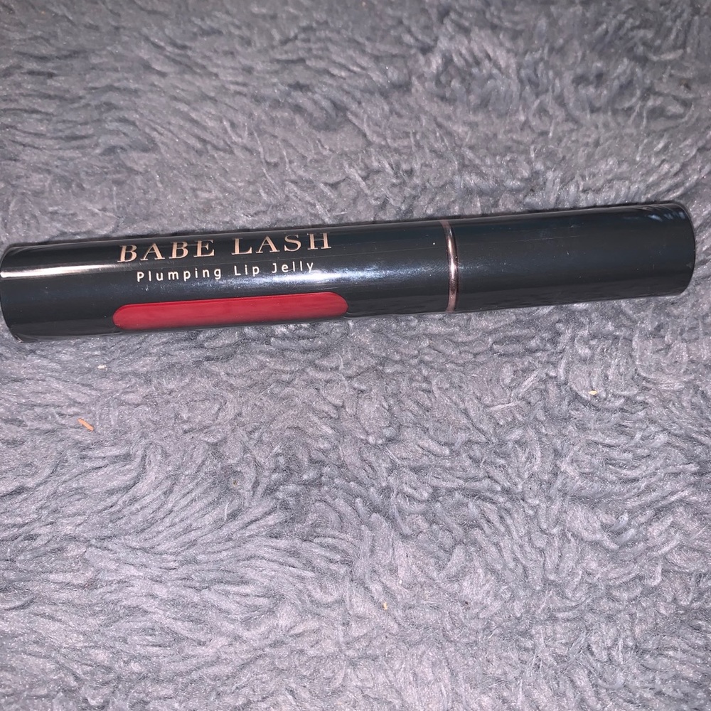 BABE LASH lip gloss